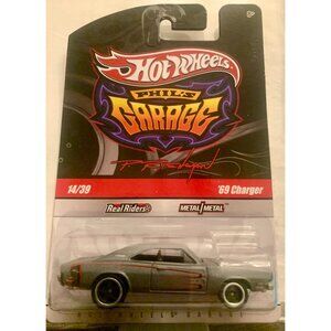 Hot Wheels Phils Garage 69 Charger Die-Cast Car 14/39 Real Riders Metal/Metal